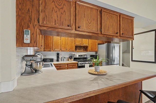 803 Woodheath Avenue, Portage City, MI 49024