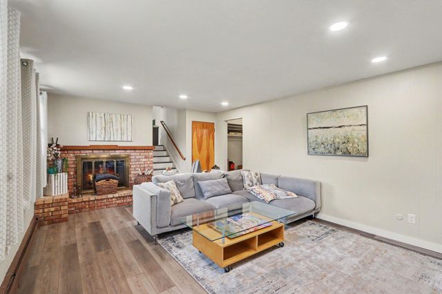 803 Woodheath Avenue, Portage City, MI 49024