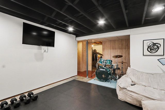 803 Woodheath Avenue, Portage City, MI 49024