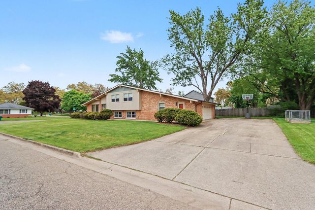 803 Woodheath Avenue, Portage City, MI 49024