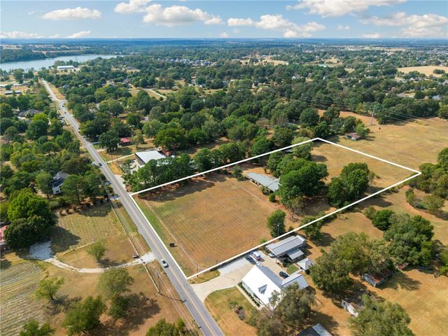 5952 Elm Springs Road, Elm Springs, AR 72762