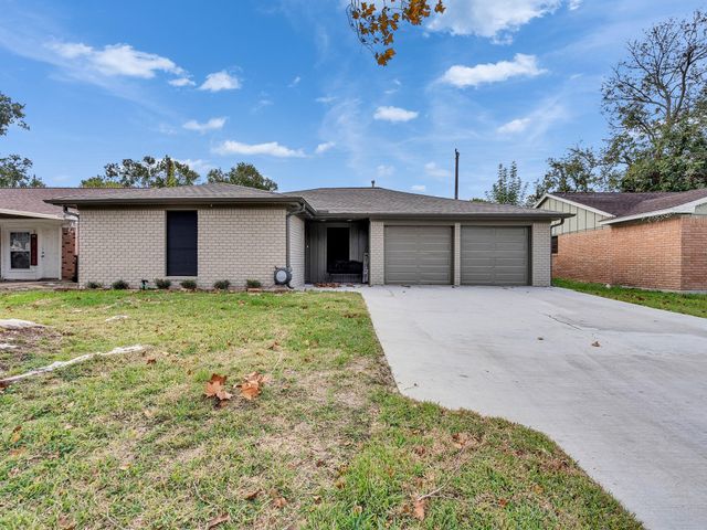 705 Littlewood Street, Baytown, TX 77521