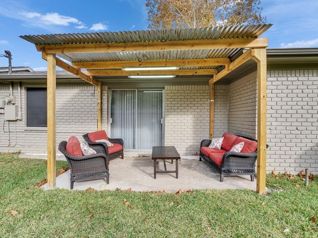 705 Littlewood Street, Baytown, TX 77521