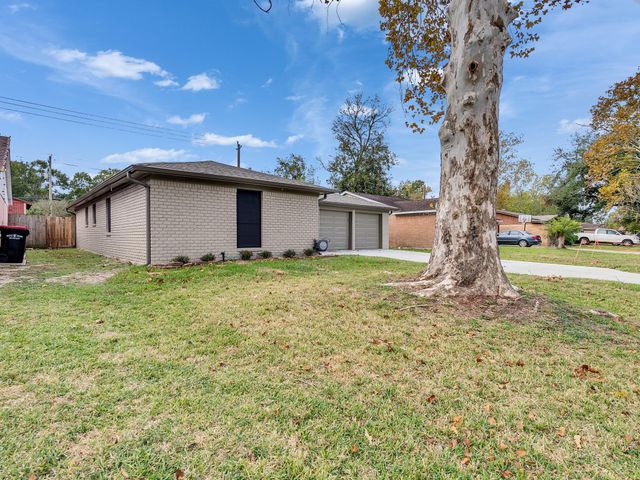 705 Littlewood Street, Baytown, TX 77521
