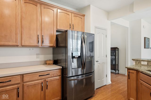 12897 Oxbridge Place, Fishers, IN 46037