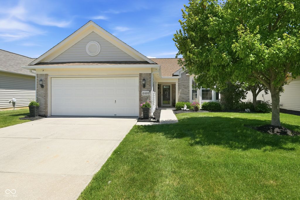 12897 Oxbridge Place, Fishers, IN 46037