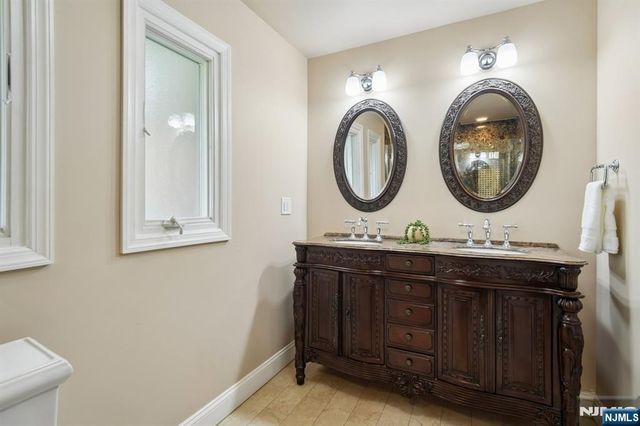 35 Grandview Avenue, Upper Saddle River, NJ 07458