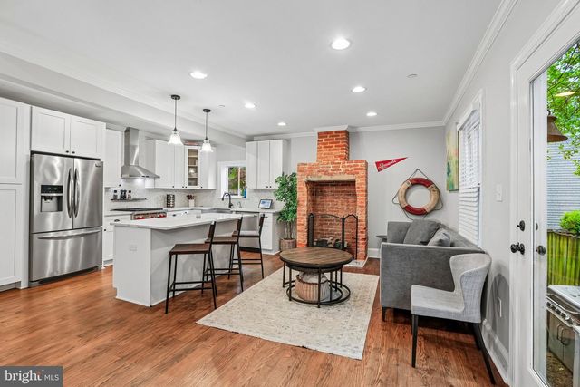 146 DUKE OF GLOUCESTER ST, Annapolis, MD 21401