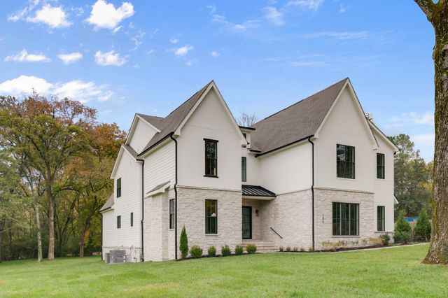 706 Brook Hollow Rd, Nashville, TN 37205