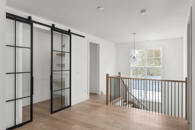 706 Brook Hollow Rd, Nashville, TN 37205