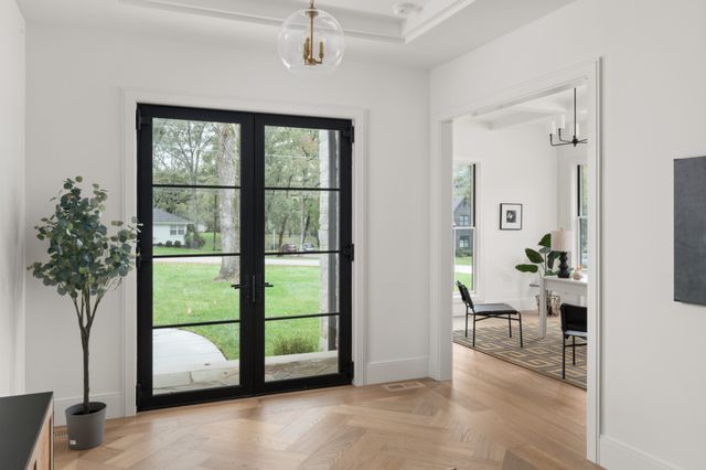 706 Brook Hollow Rd, Nashville, TN 37205