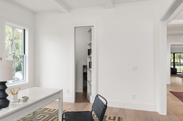 706 Brook Hollow Rd, Nashville, TN 37205