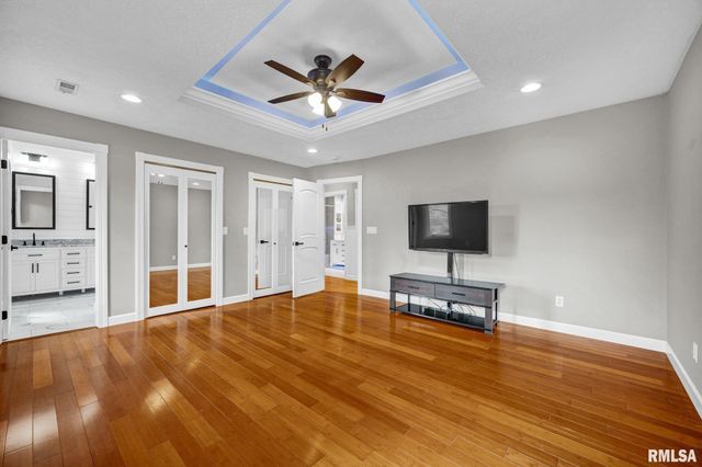 277 E SPRING Lane, East Peoria, IL 61611