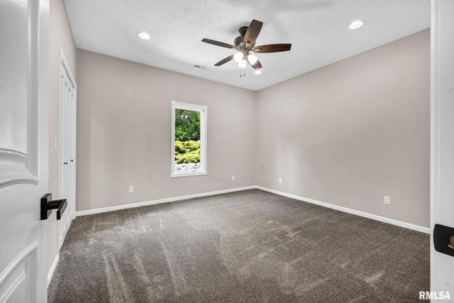 277 E SPRING Lane, East Peoria, IL 61611