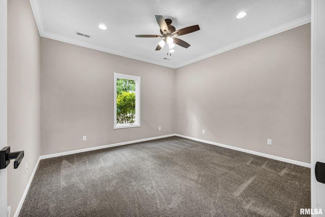 277 E SPRING Lane, East Peoria, IL 61611