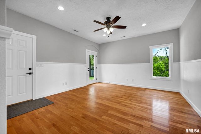 277 E SPRING Lane, East Peoria, IL 61611