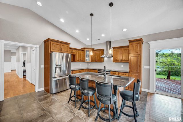 277 E SPRING Lane, East Peoria, IL 61611