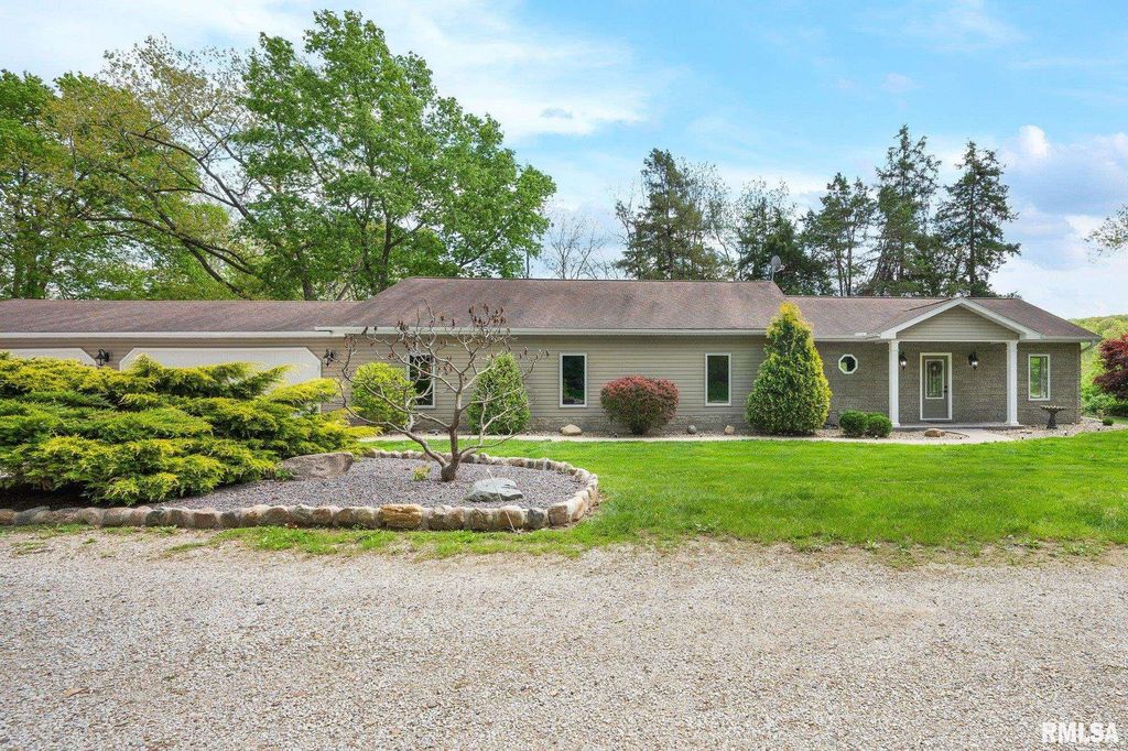 277 E SPRING Lane, East Peoria, IL 61611