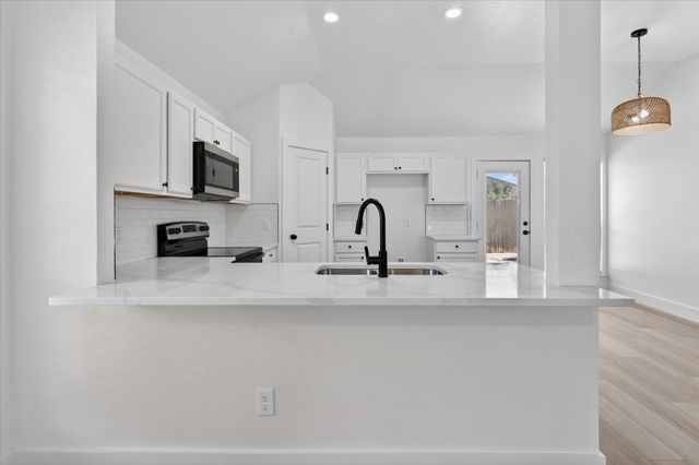 6021 Hartman Road, Forest Hill, TX 76119