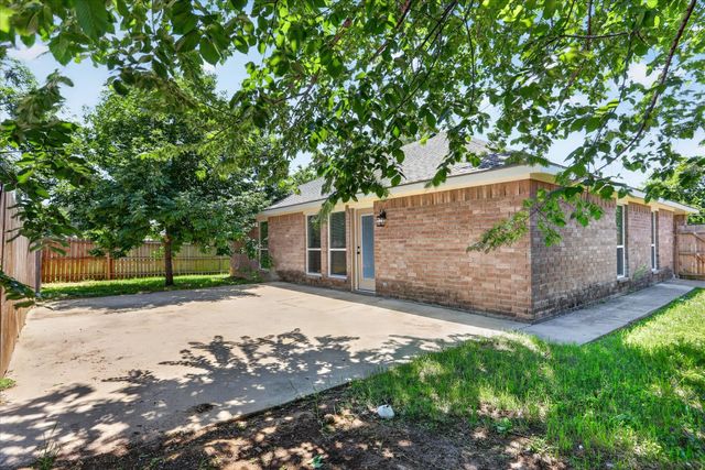 6021 Hartman Road, Forest Hill, TX 76119