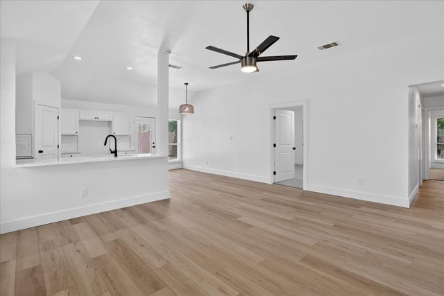 6021 Hartman Road, Forest Hill, TX 76119