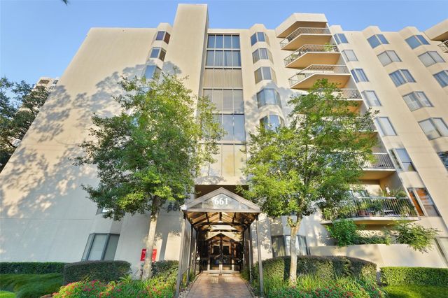 661 Bering Drive 207, Houston, TX 77057