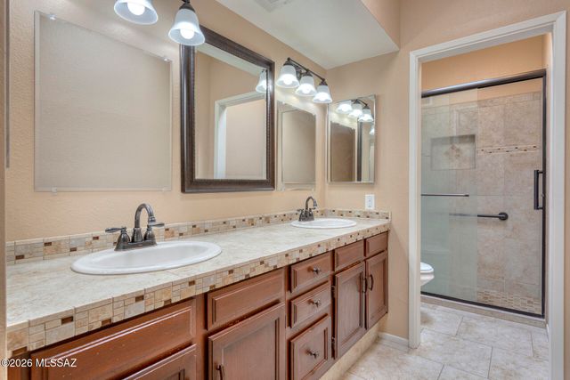 1592 W Agave Lane, Green Valley, AZ 85622