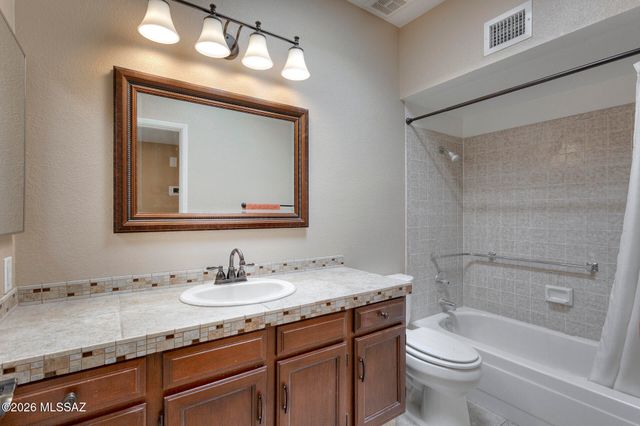 1592 W Agave Lane, Green Valley, AZ 85622