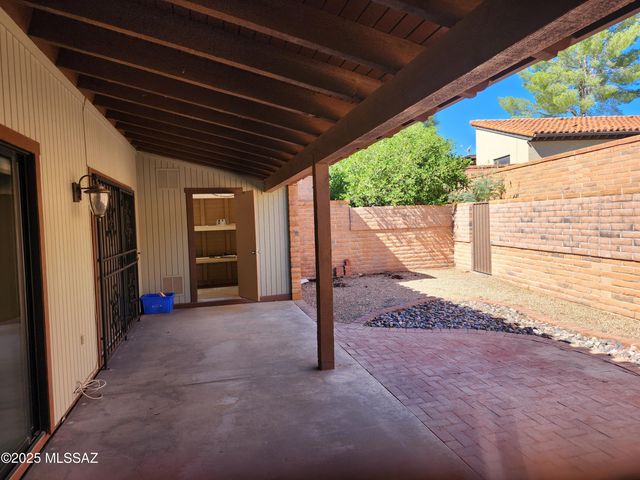 1592 W Agave Lane, Green Valley, AZ 85622
