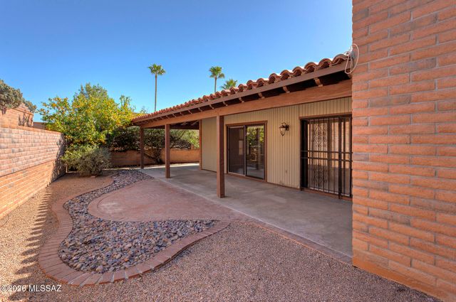 1592 W Agave Lane, Green Valley, AZ 85622