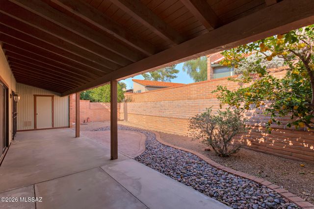 1592 W Agave Lane, Green Valley, AZ 85622