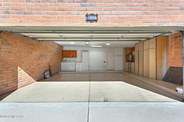 1592 W Agave Lane, Green Valley, AZ 85622