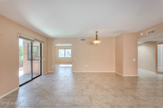 1592 W Agave Lane, Green Valley, AZ 85622