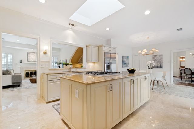 7342 Lane Park Drive, Dallas, TX 75225