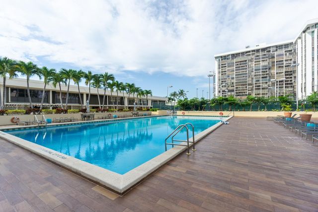 1901 Brickell Ave B2004, Miami, FL 33129