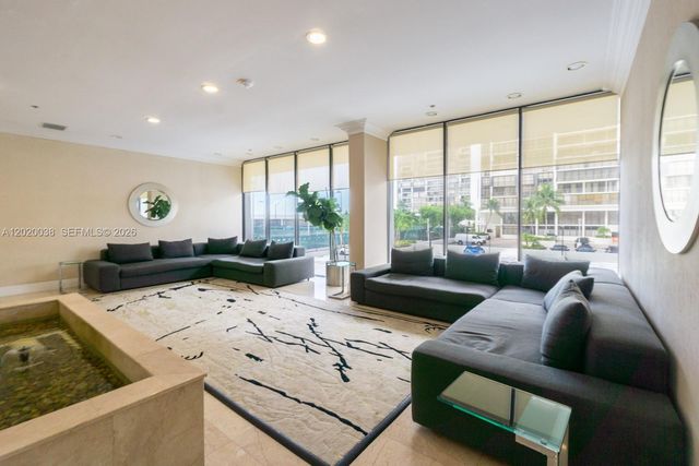 1901 Brickell Ave B2004, Miami, FL 33129