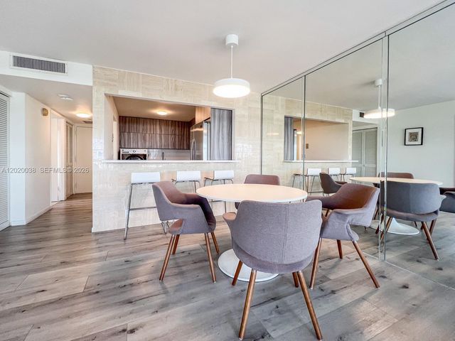 1901 Brickell Ave B2004, Miami, FL 33129