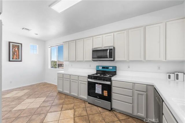 1050 Cactus Drive, Palmdale, CA 93551