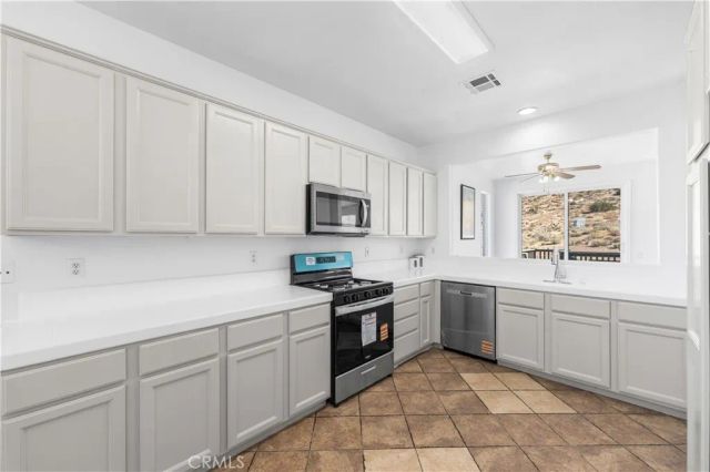 1050 Cactus Drive, Palmdale, CA 93551
