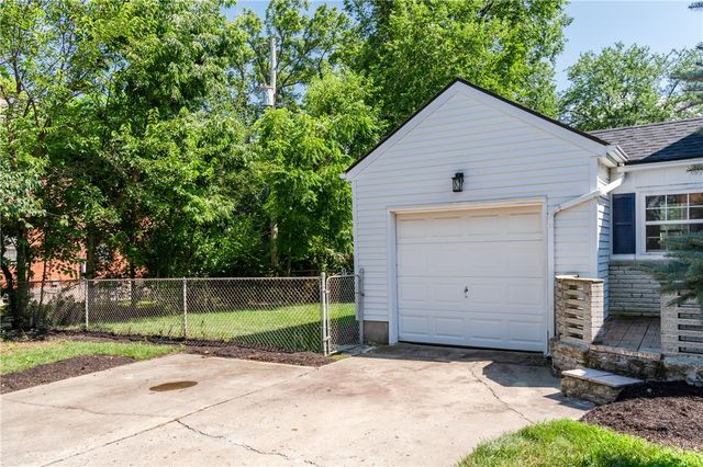 2000 Shroyer Road, Oakwood, OH 45419