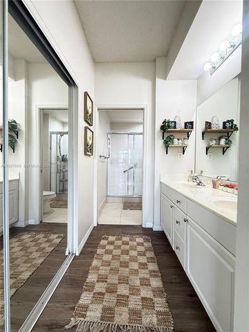 27 Royal Palm Way 102, Boca Raton, FL 33432