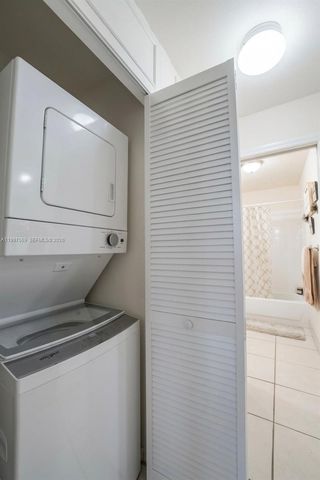 27 Royal Palm Way 102, Boca Raton, FL 33432