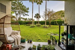 27 Royal Palm Way 102, Boca Raton, FL 33432