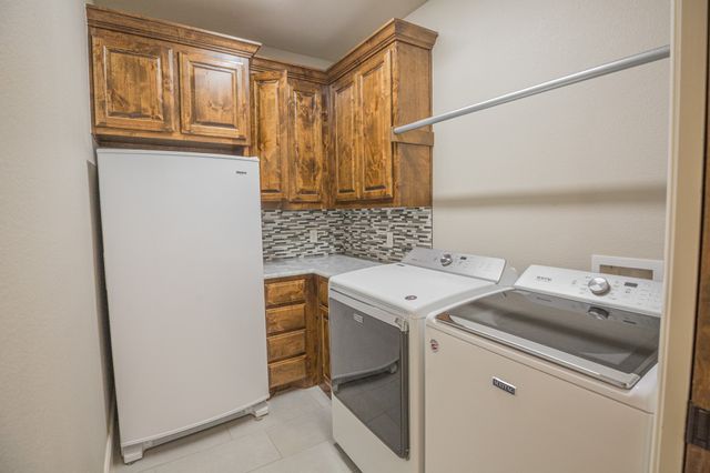 44 Mirror lakes Court, Gunter, TX 75058