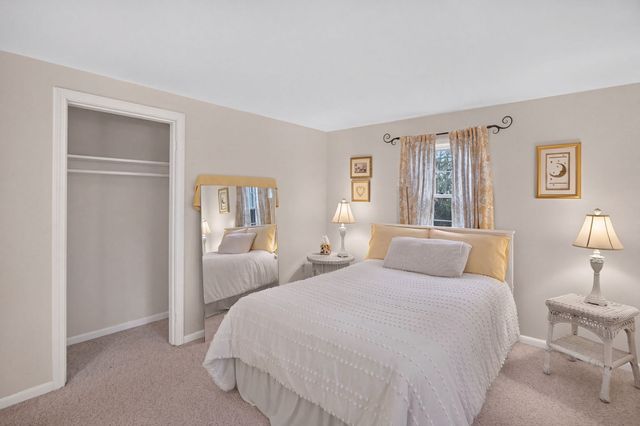 71 Homeport Dr, Barnstable, MA 02601