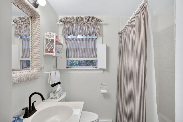 71 Homeport Dr, Barnstable, MA 02601