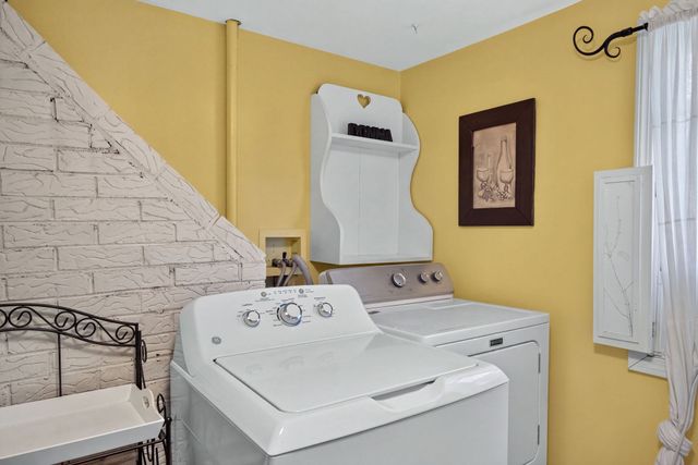 71 Homeport Dr, Barnstable, MA 02601