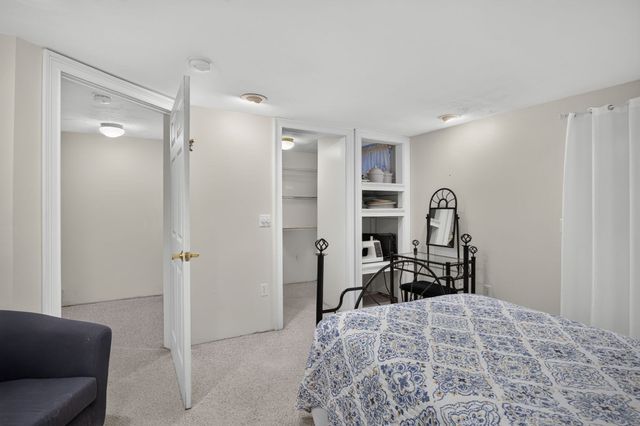 71 Homeport Dr, Barnstable, MA 02601