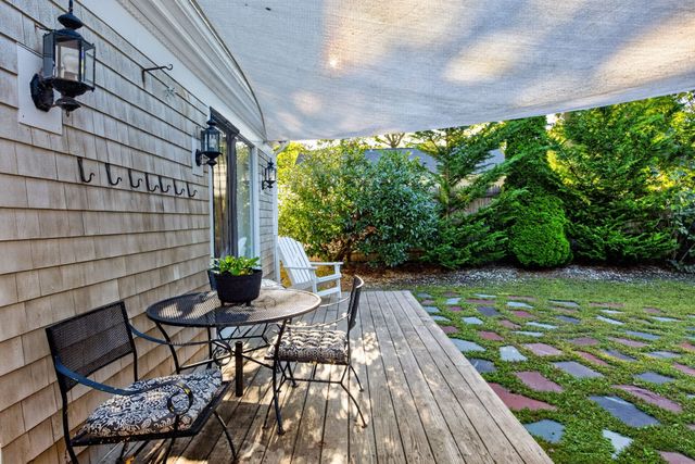71 Homeport Dr, Barnstable, MA 02601