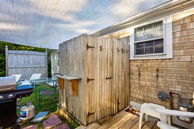 71 Homeport Dr, Barnstable, MA 02601